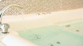 Gangreung Ninarang Spa Pension