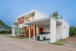 Lyntara Pool Villa Nongkhai