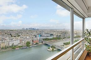 Exceptional View of Paris With A/C - 2bd/4p