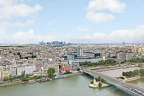 Exceptional View of Paris With A/C - 2bd/4p