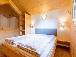 Spacious Apartment Near ski Area