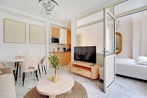 Cosy and Chic Apartment -1br/4p- Trocadero