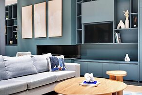 Fabulous House : a Gem in Chic Western Paris