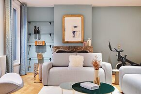 Fabulous House : a Gem in Chic Western Paris