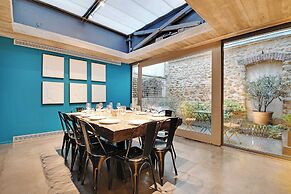 Fabulous House : a Gem in Chic Western Paris