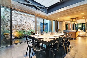 Fabulous House : a Gem in Chic Western Paris