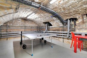 Fabulous House : a Gem in Chic Western Paris