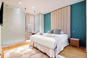 Fabulous House : a Gem in Chic Western Paris