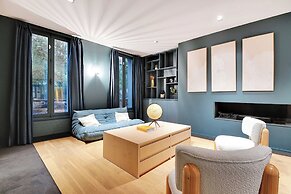 Fabulous House : a Gem in Chic Western Paris