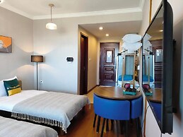 ATRIUM FENGZHU HOMESTAY