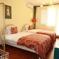 ATRIUM FENGZHU HOMESTAY