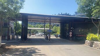 ATRIUM FENGZHU HOMESTAY