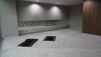 GRAND ANARA AIRPORT HOTEL