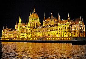 Downtown family apartment by FirstHost