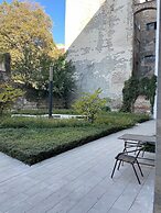 Downtown family apartment by FirstHost