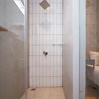 Keenan Living Seturan