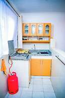Lux Suites Father's Hub Apartments