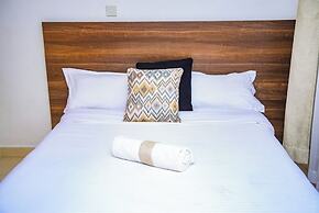 Lux Suites Father's Hub Apartments