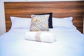 Lux Suites Father's Hub Apartments