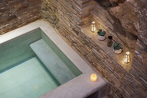 Porto Sereno Andros Suites