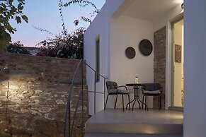 Porto Sereno Andros Suites