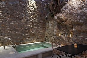 Porto Sereno Andros Suites