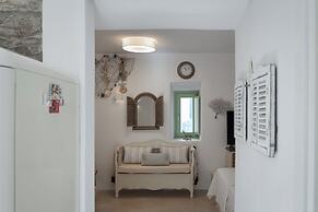 Porto Sereno Andros Suites