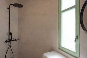 Porto Sereno Andros Suites