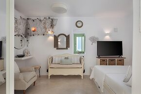 Porto Sereno Andros Suites