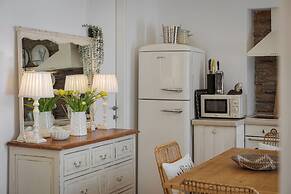 Porto Sereno Andros Suites