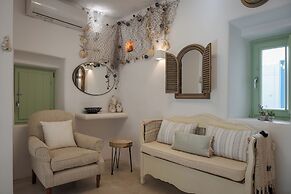 Porto Sereno Andros Suites