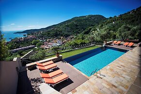 Mira-mare Apartments & Suites