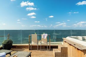 Rooftop Jacuzzi Penthouse by Sea N' Rent