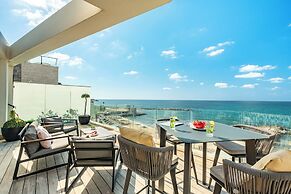 Rooftop Jacuzzi Penthouse by Sea N' Rent