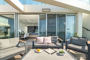 Rooftop Jacuzzi Penthouse by Sea N' Rent