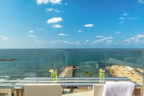 Rooftop Jacuzzi Penthouse by Sea N' Rent
