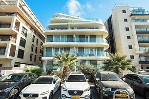 Rooftop Jacuzzi Penthouse by Sea N' Rent
