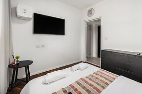 Rooftop Jacuzzi Penthouse by Sea N' Rent