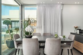 Rooftop Jacuzzi Penthouse by Sea N' Rent