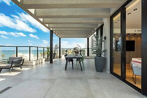 Pool & Jacuzzi Penthouse by Sea N' Rent