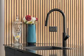 Pool & Jacuzzi Penthouse by Sea N' Rent