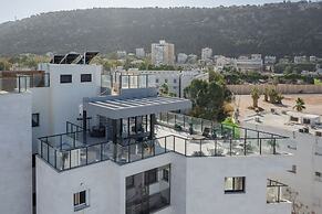 Pool & Jacuzzi Penthouse by Sea N' Rent