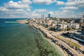 Pool & Jacuzzi Penthouse by Sea N' Rent