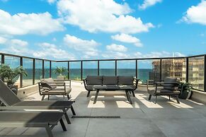 Pool & Jacuzzi Penthouse by Sea N' Rent