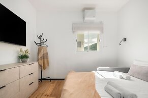 Pool & Jacuzzi Penthouse by Sea N' Rent