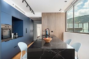 Pool & Jacuzzi Penthouse by Sea N' Rent