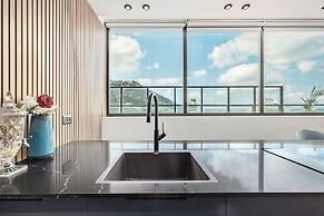 Pool & Jacuzzi Penthouse by Sea N' Rent