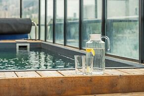 Pool & Jacuzzi Penthouse by Sea N' Rent