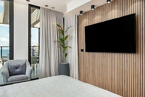 Pool & Jacuzzi Penthouse by Sea N' Rent