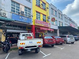 OYO 91065 Hotel De Anjung